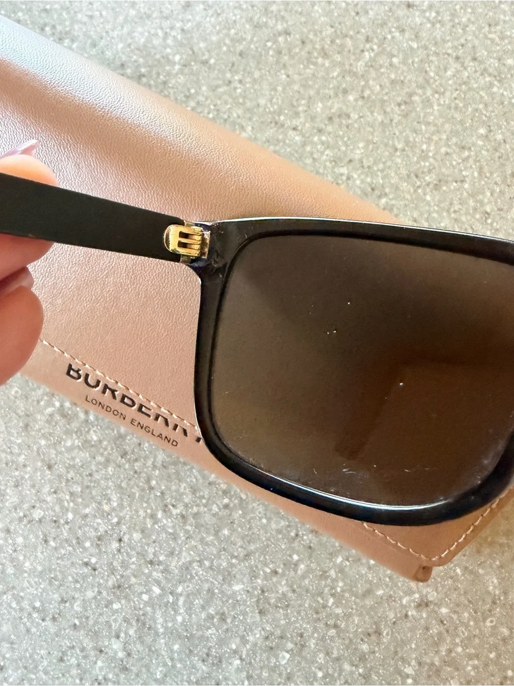 Burberry Black Frame Sunglasses with Gold Hinges and Tan Case Accent - Picture 4 of 6